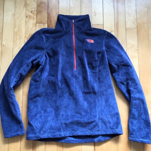 Comfy and Warm North Face Fleece - Picture 1 of 3